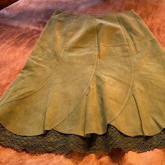 Harold's Dresses & Skirts - Harold’s suede skirt!  Beautiful color. Super flattering. Suede!!